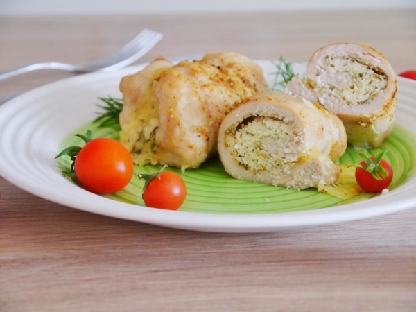 Куриные рулетики с творогом и сыром