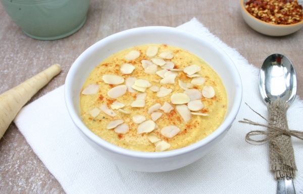Миндальный суп с крутонами