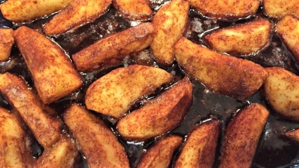 Низкокалорийные печеные яблоки с корицей